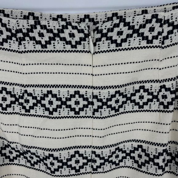 Ann Taylor Pencil Skirt Size 4 Ivory Black Geometric Stripe - Picture 5 of 7